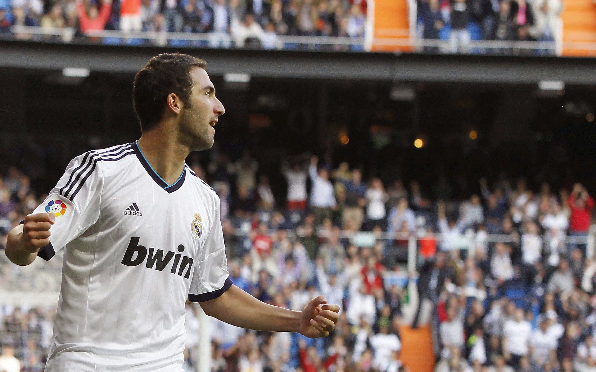 kaiyun中国官方网站-足球战术打法多样化发展，足球比赛战术打法